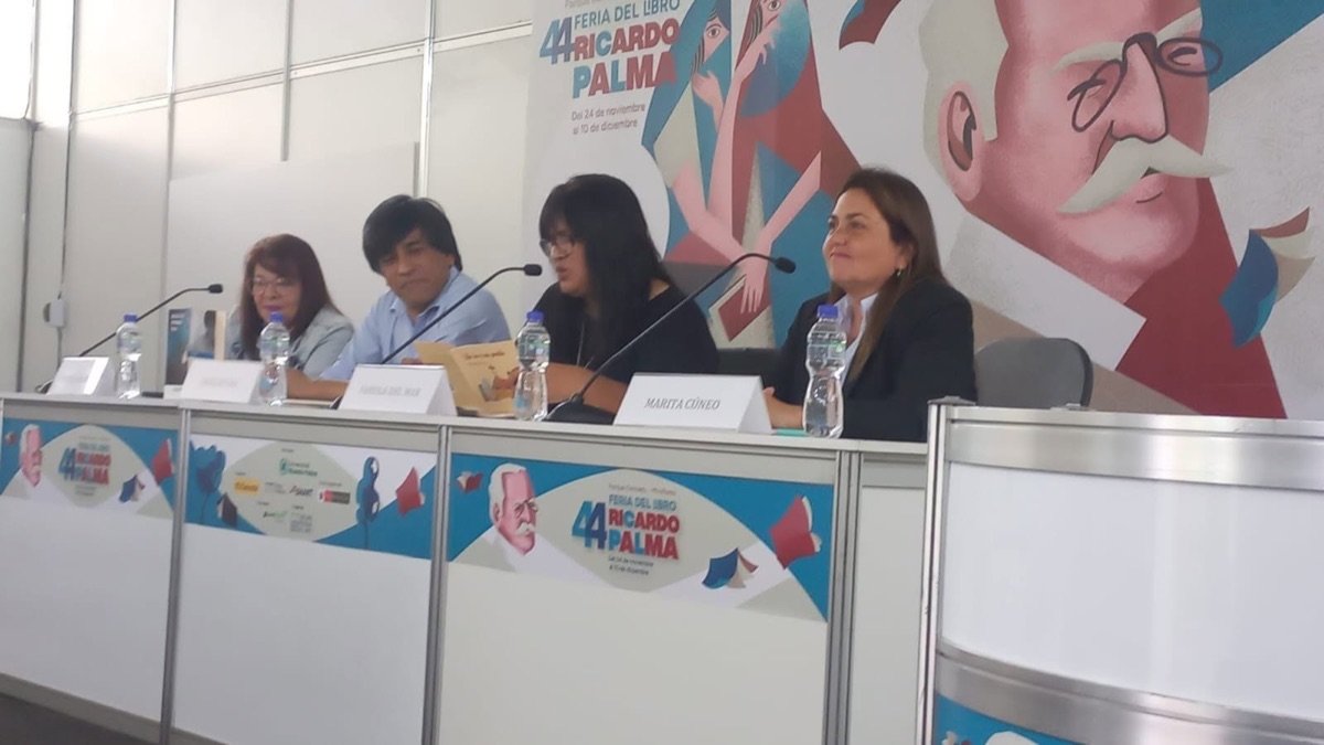 Foto de Lectura de microficciones «Todo es palabra» con Tribu de Letras